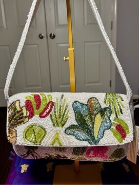 NWT Viral Beaded Shoulder Bag Handcrafted in India Vegetable Garden Radish Purse